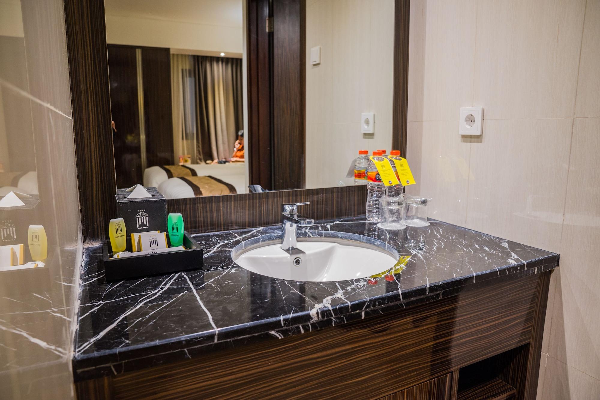 The Atrium Hotel & Resort Yogyakarta Melati Zewnętrze zdjęcie