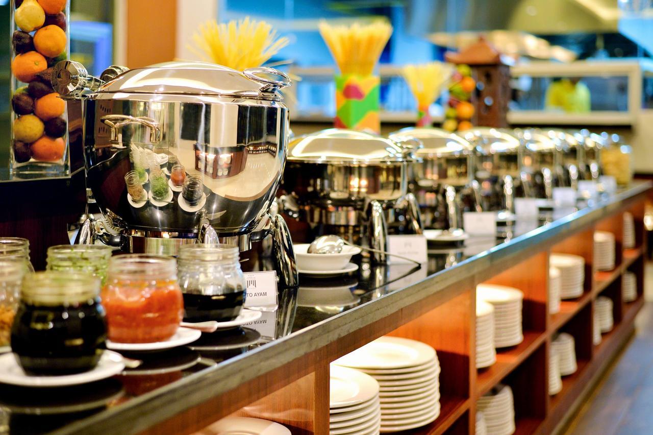 The Atrium Hotel & Resort Yogyakarta Melati Zewnętrze zdjęcie