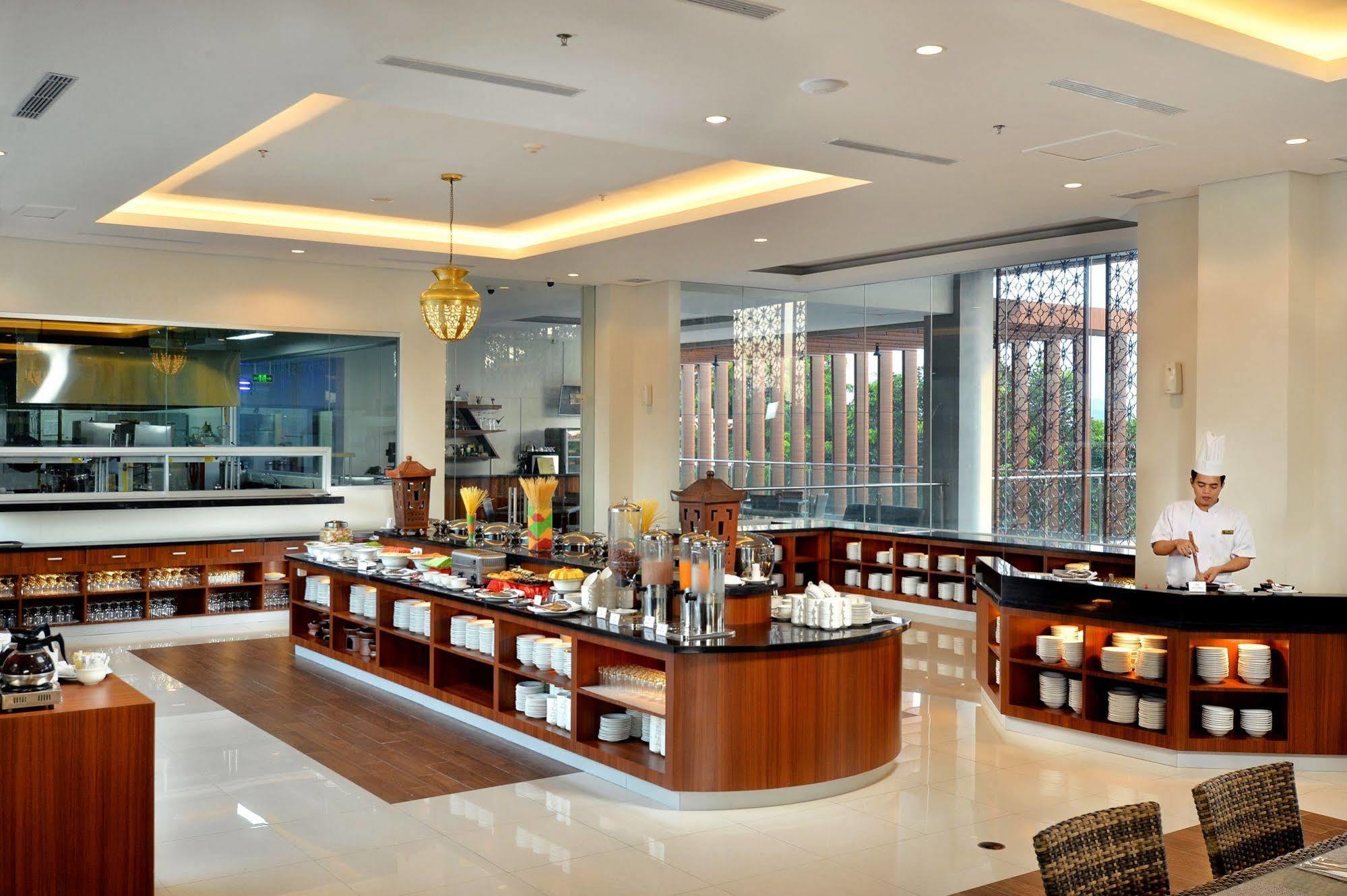 The Atrium Hotel & Resort Yogyakarta Melati Zewnętrze zdjęcie