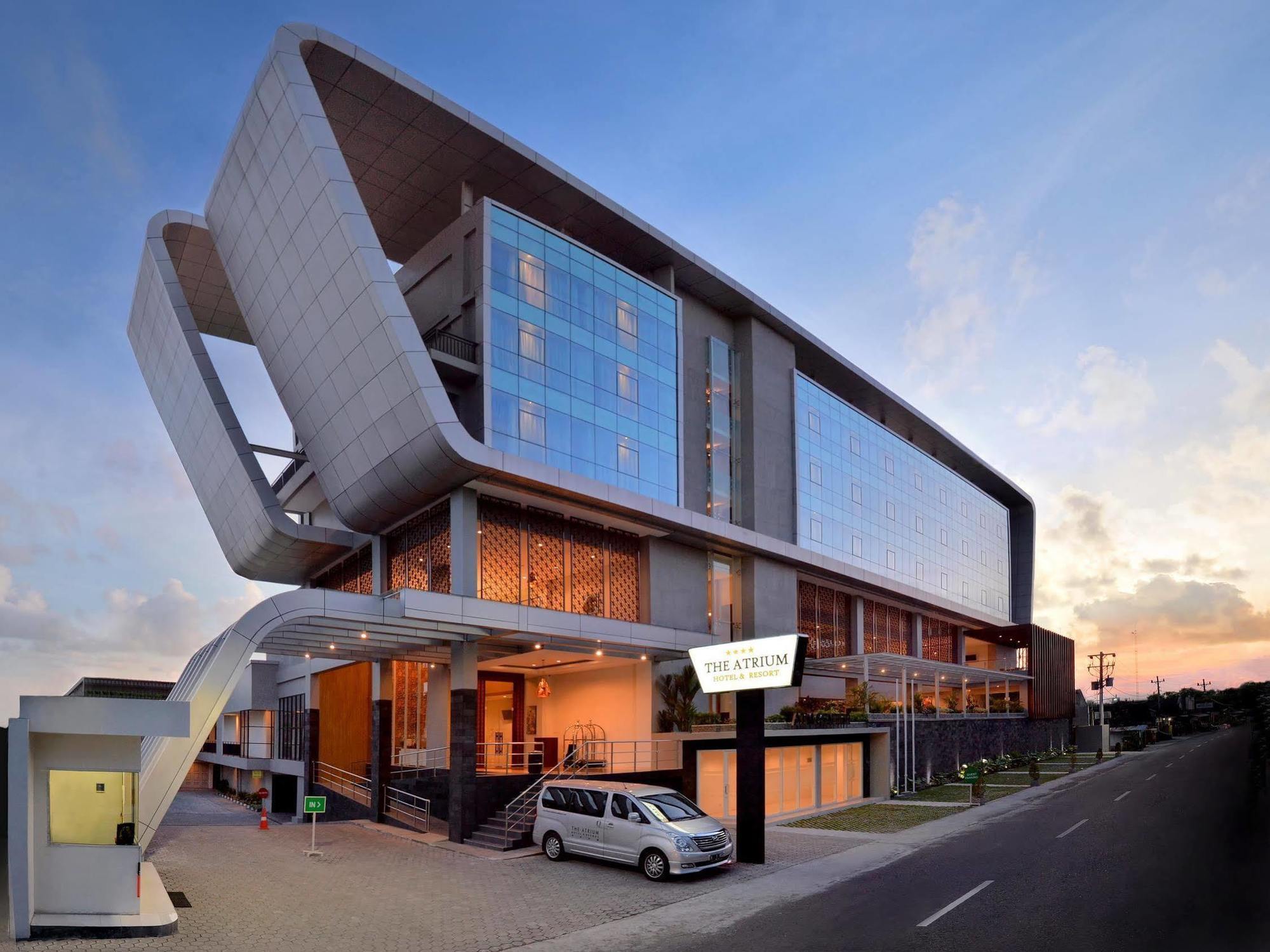 The Atrium Hotel & Resort Yogyakarta Melati Zewnętrze zdjęcie