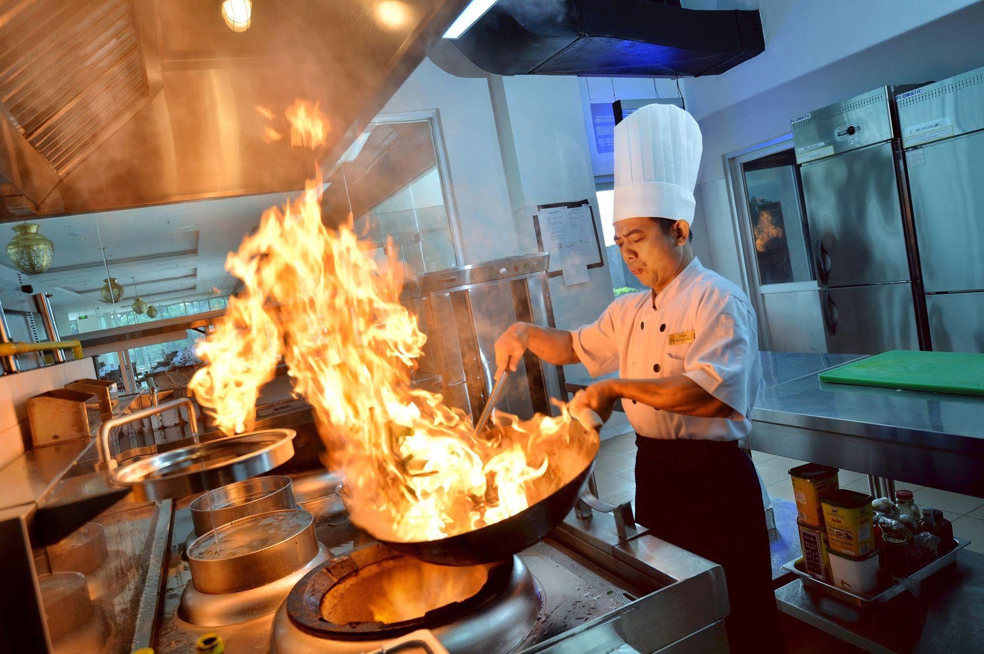 The Atrium Hotel & Resort Yogyakarta Melati Zewnętrze zdjęcie
