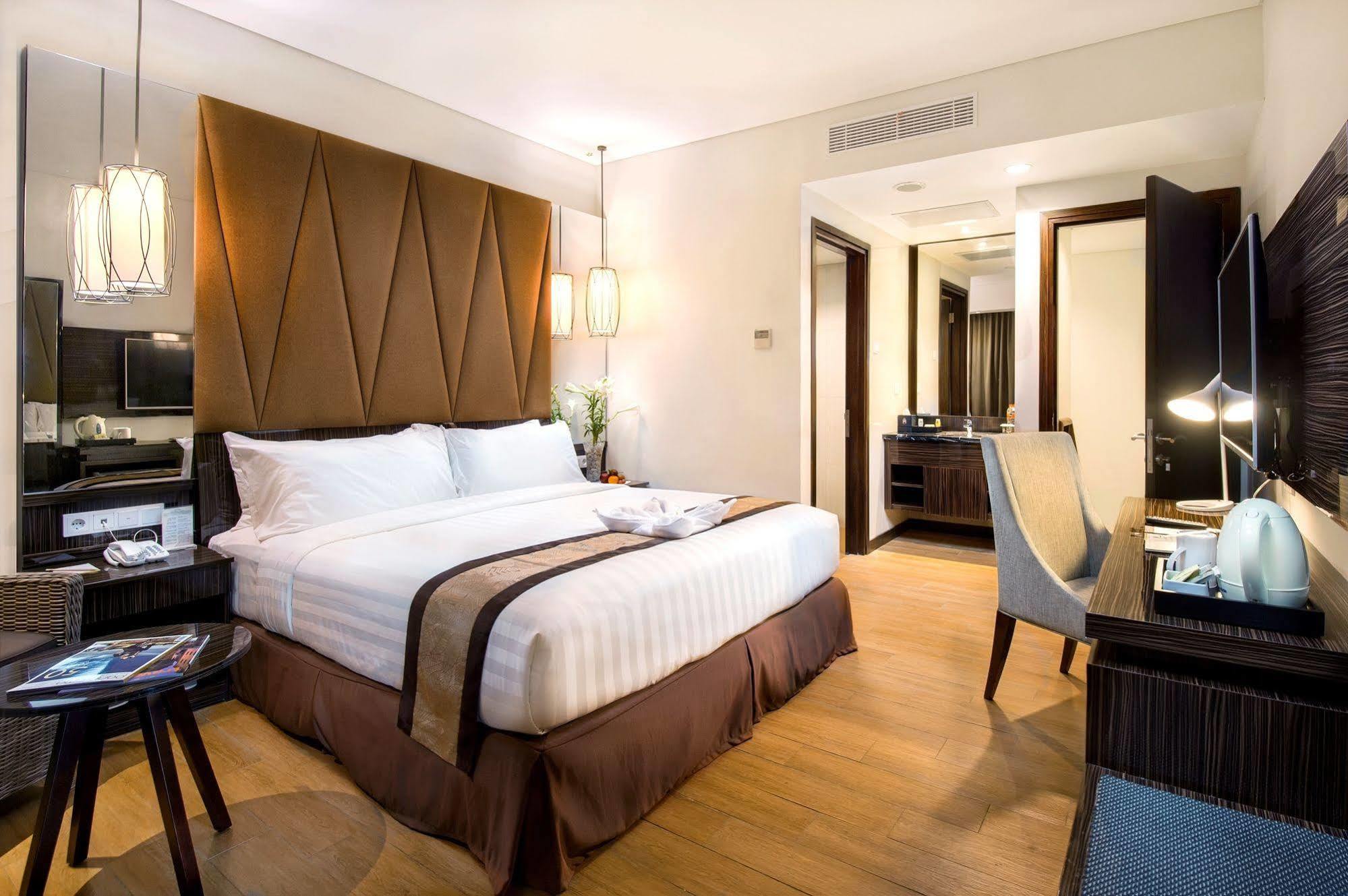 The Atrium Hotel & Resort Yogyakarta Melati Zewnętrze zdjęcie