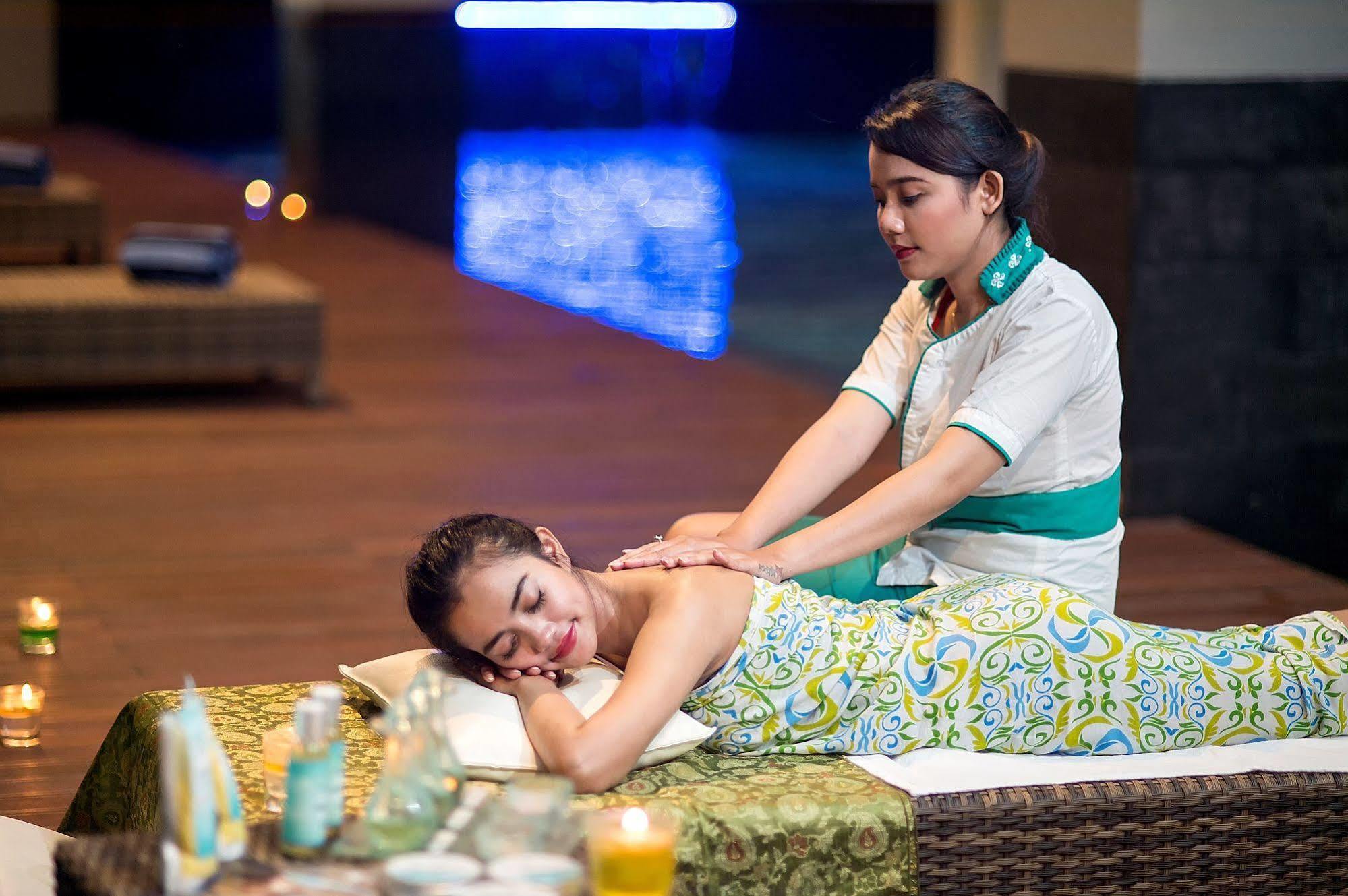 The Atrium Hotel & Resort Yogyakarta Melati Zewnętrze zdjęcie